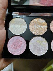 blusher with Highlighter Palette