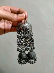 Set Of Anti Tarnish Earrings & Beaded Hairband