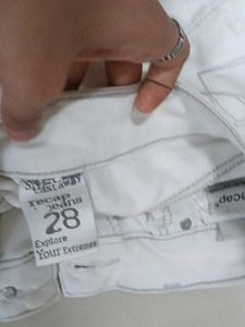 Off-White Skinny Jeans