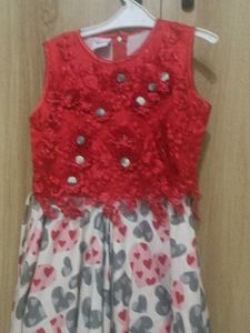 Girl&#39;s Red Heart Print Dress
