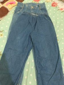 Selling Jeans Combo Wit Free 1 Eyeliner .