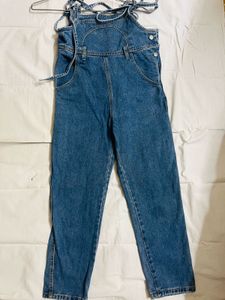 4 Jeans And 1 Dangri
