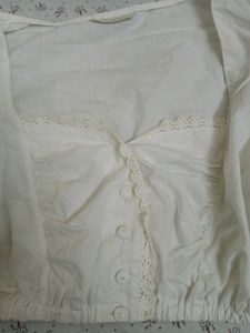 Women&#39;s White Puff Top