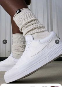 Nike Women Court Legacy Sneakers