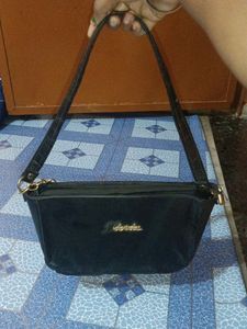 Used Condition Black Colour No Jip Andar Nahi Hai