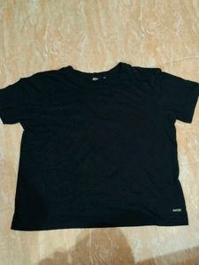 Black Basic T-Shirt