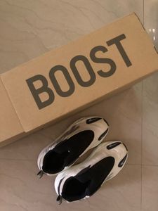 Yeezy x adidas 700 MVN Sneakers Unisex