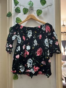 💕Korean Off Shoulder, Floral Top💕