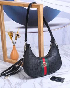 GUCCI NEW IMPORTED HALF MOON LOOK SLING BAG