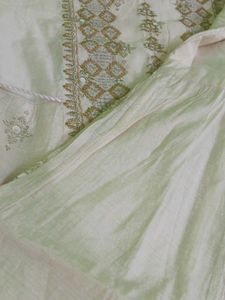 Avaasa Embellished Kurti