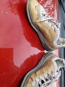 Nike Air Max Axis Shoes