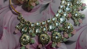 Elegant Kundan Jewelry Set