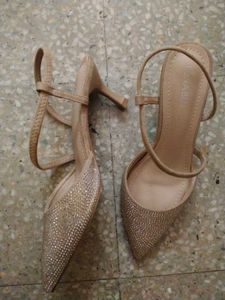 Classy Heels ✨
