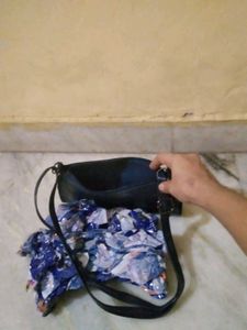 Black Hanging Bag
