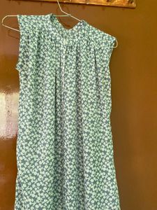 Grey Floral Dress🍀