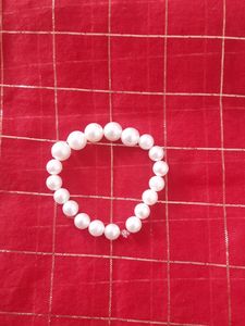 Trending New Pearl Earrings And Bracelet