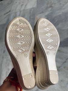 Golden 3-4 Inches High Sandals