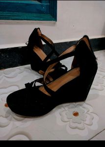Black Wedges 👠