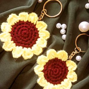 Daisy Flower Keychain