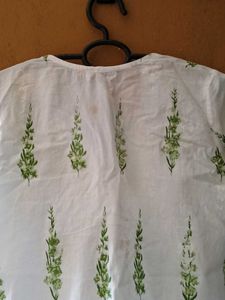 White &amp; Green Printed Top