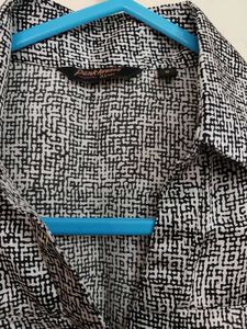 Short Sleeve Blouse from brand Park Avenue(Size-XS