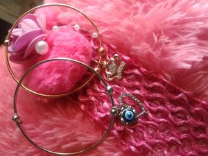 Buy 1 Get One Free Chokar + Bracelet