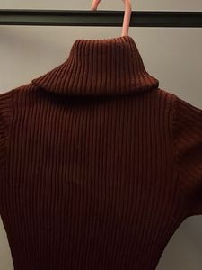 Maroon Ribbed Turtleneck Top