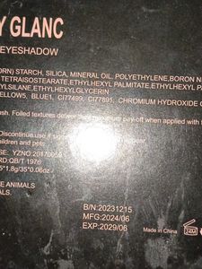 Colour Studio Eyeshadow Palette 35 Color Included