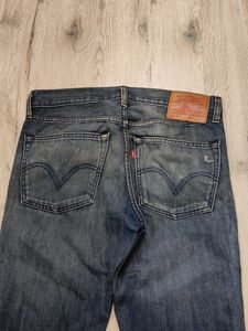 Ma573 Levi&#39;s Jeans Waist 32
