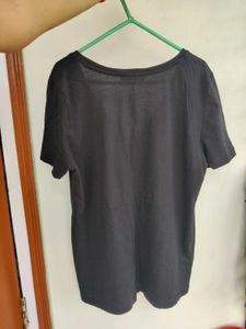 V-Neck Tshirt Black