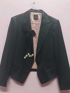 Elegant Black Blazer with Embellishment