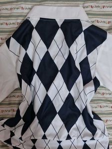 Stylish Argyle Patterned Top
