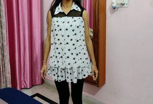 Sleeveless Top With Collar