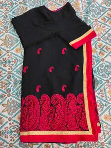 Elegant Black &amp; Magenta Embroidered Saree