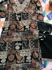 Black V Neck Design Kurta Set