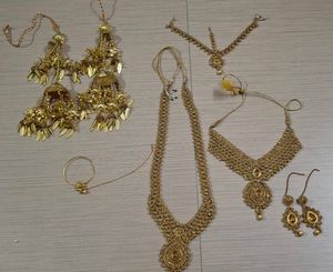 Bridle jewellery set with kalire