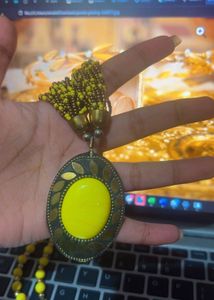 Yellow Pendant Necklace with earrings