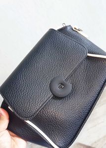 Stylish Sling Bag 🖤