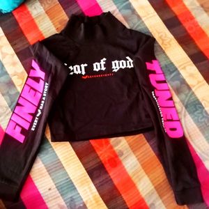 BLACK CROP SWEATSHIRT...🖤💗