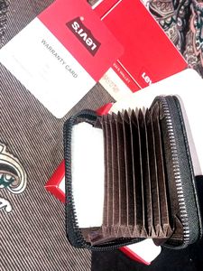 Levi&#39;s Men&#39;s Wallet - New in Box