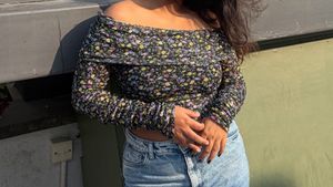 Floral Off-Shoulder Crop Top