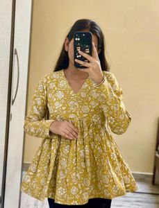🌸 Short Kurti 🌸