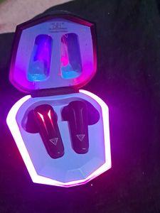 Only 849rs Me 2 earbuds 🥰🥰