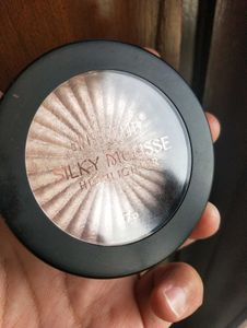 SWISS BEAUTY Silky Mousse Highlighter
