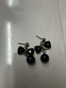Black Stone Earing