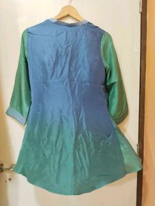 Unique Blue &amp; Green Silk Blend Top