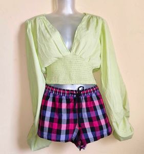 Size M🎁Buy 2 Get 1 Free 🎁 Trendy Green Crop Top