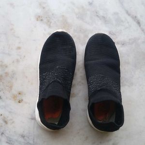 casual shoes