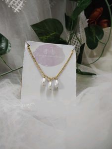 Pinteresty Pearl Drop Necklace