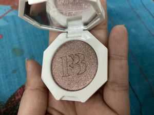 Fenty Beauty highlighter